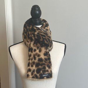 DKNY Womens Fuzzy Leopard Print Knit Scarf